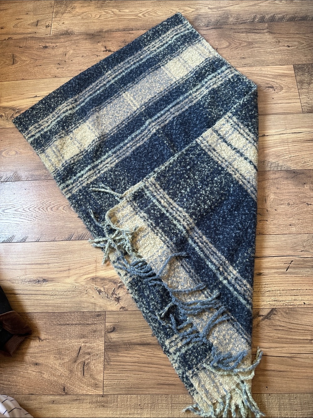 Cozy Plaid Fringe scarf - Navy and Cream